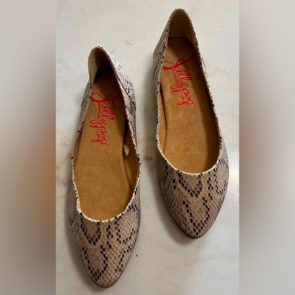 Jellypop Snake Skin Print Pointed Toe Ballet Flats Women’s Size 8 - Picture 1 of 6